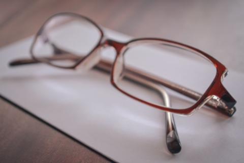 https://stocksnap.io/photo/2SPB02CLOU Glasses